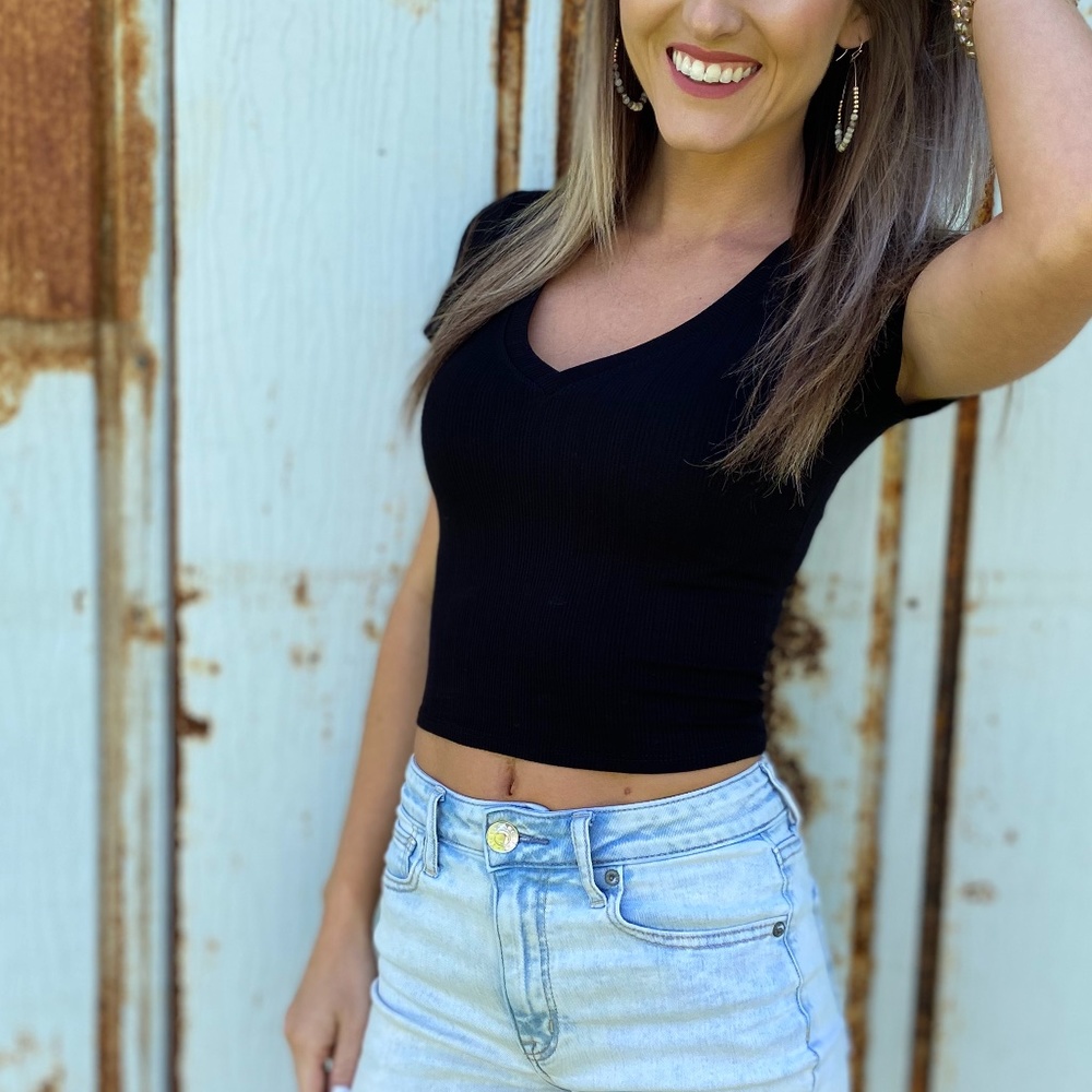Black Crop-top